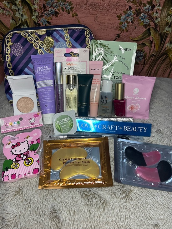 Estee Lauder Other - 17-Piece Assorted Beauty Bundle